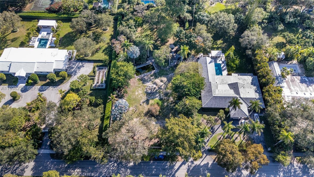 For Sale: $3,995,000 (0.91 acres)