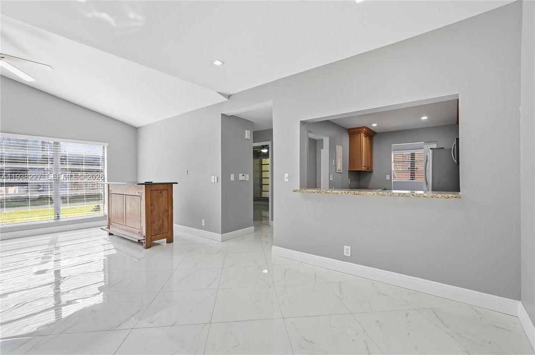 En Venta: $319,000 (2 camas, 2 baños, 1080 Pies cuadrados)