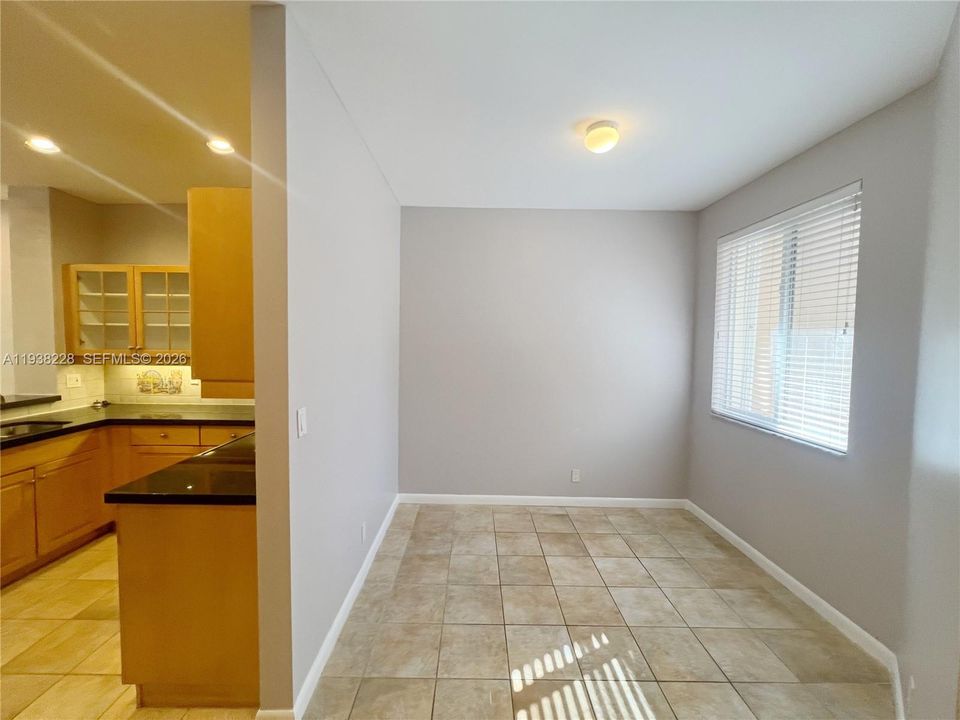 待售: $530,000 (3 贝兹, 2 浴室, 1695 平方英尺)