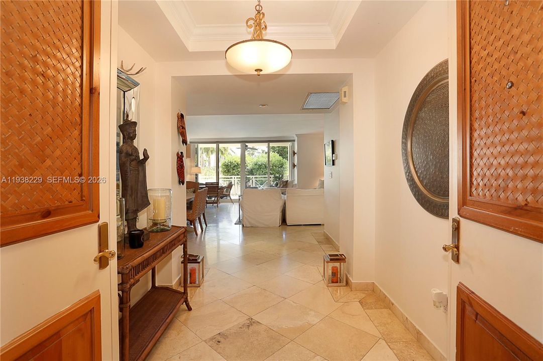 待售: $2,100,000 (2 贝兹, 2 浴室, 1760 平方英尺)