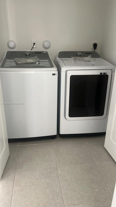 待售: $435,000 (3 贝兹, 2 浴室, 1483 平方英尺)