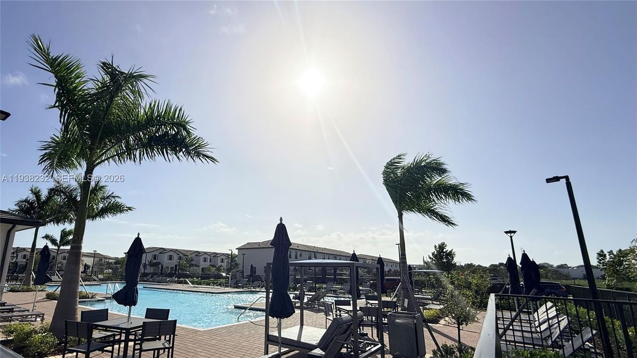 待售: $435,000 (3 贝兹, 2 浴室, 1483 平方英尺)