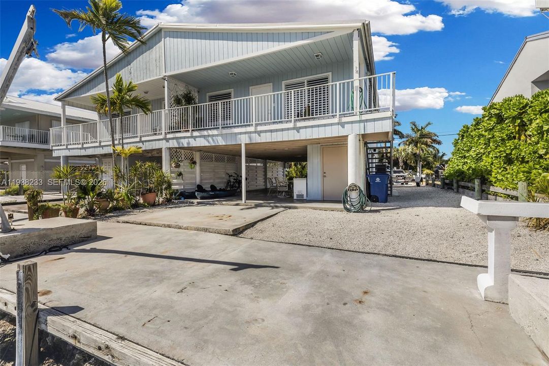 出租: $3,500 (2 贝兹, 2 浴室, 900 平方英尺)