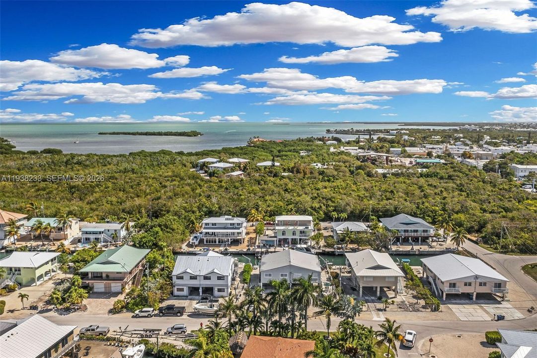 出租: $3,500 (2 贝兹, 2 浴室, 900 平方英尺)