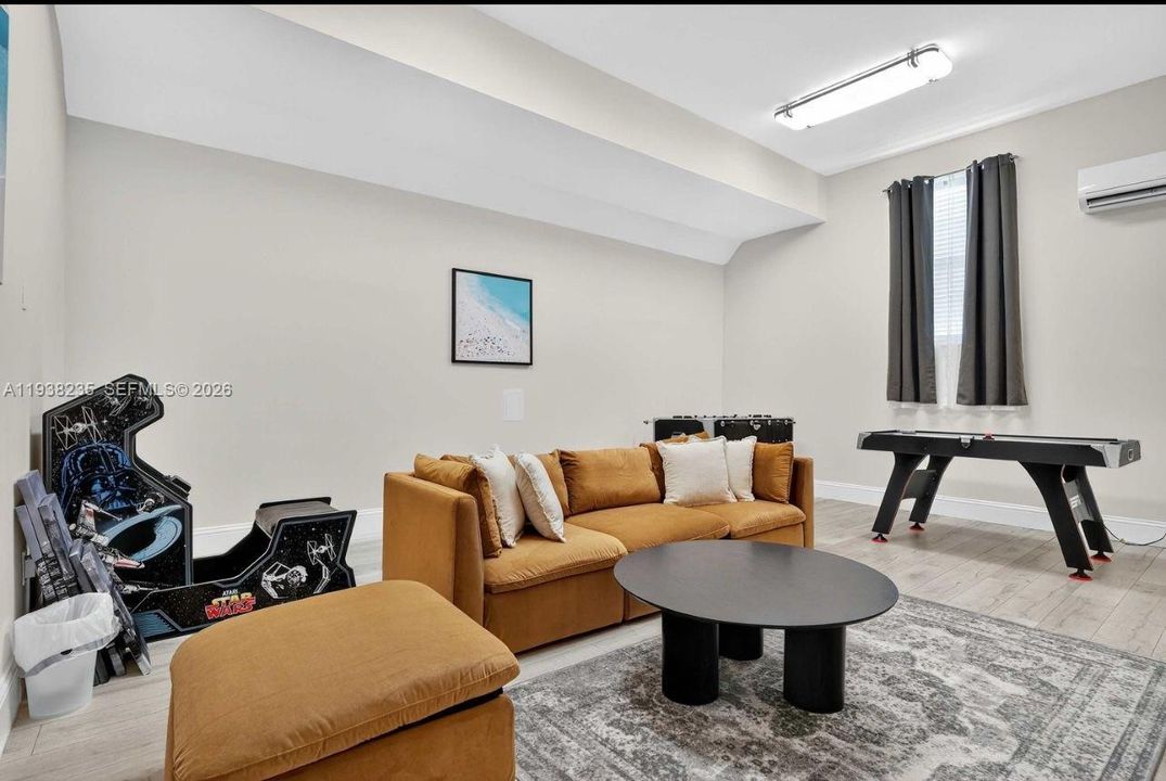 For Sale: $1,495,000 (4 beds, 4 baths, 3270 Square Feet)