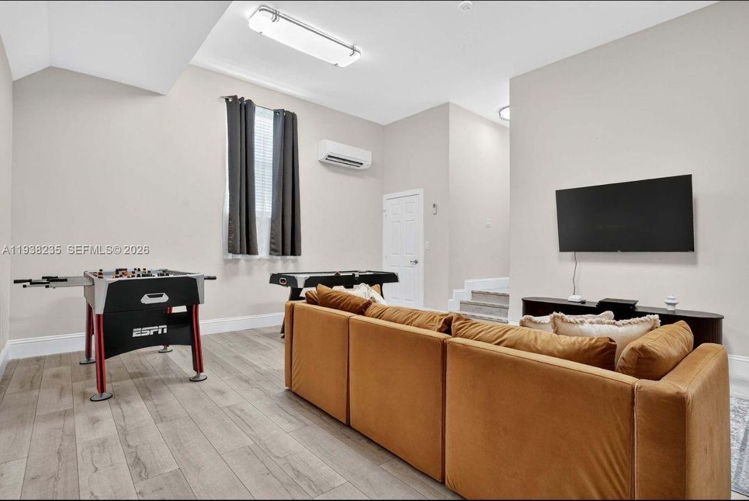 For Sale: $1,495,000 (4 beds, 4 baths, 3270 Square Feet)