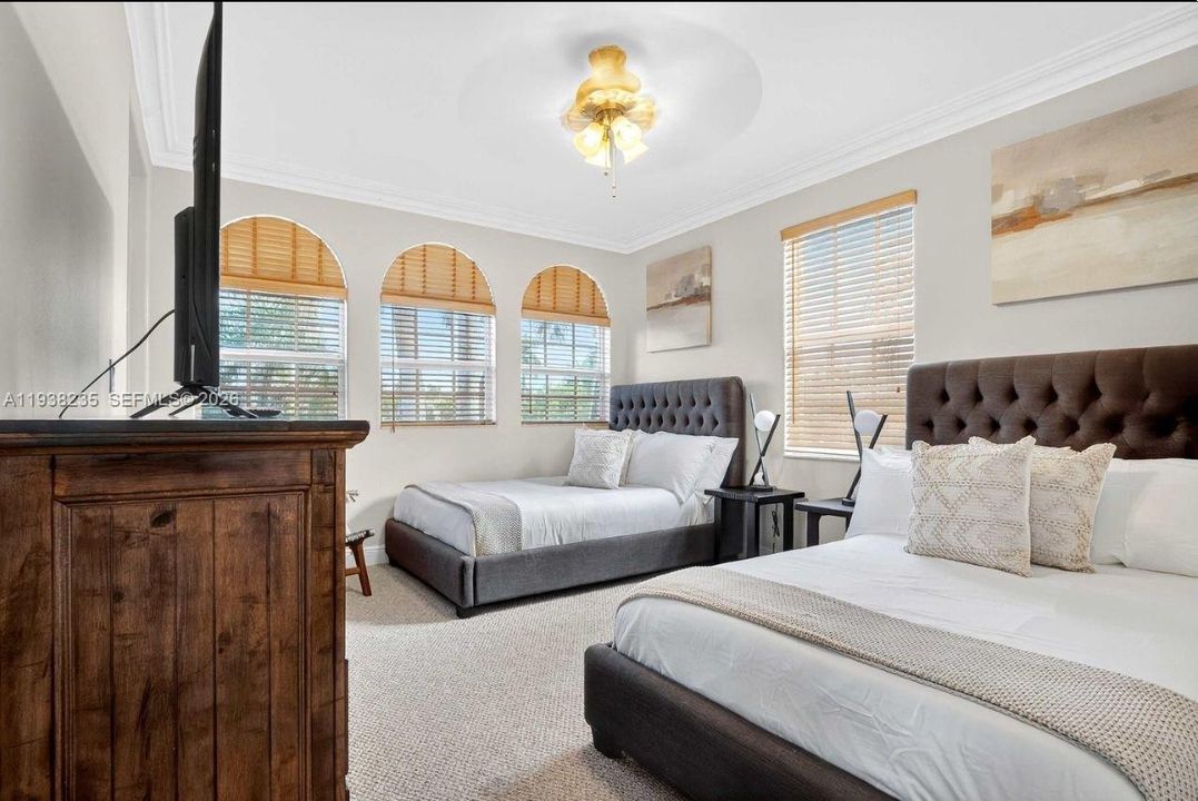 For Sale: $1,495,000 (4 beds, 4 baths, 3270 Square Feet)