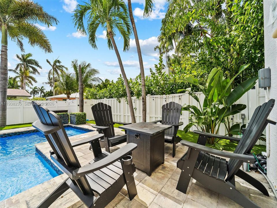 For Sale: $1,495,000 (4 beds, 4 baths, 3270 Square Feet)