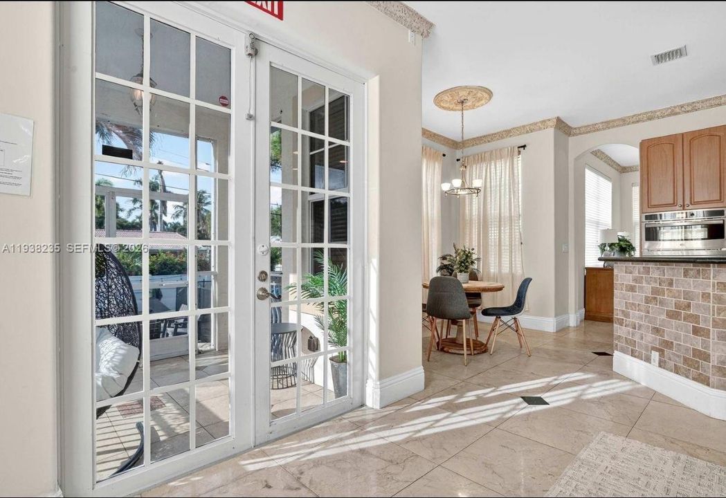 For Sale: $1,495,000 (4 beds, 4 baths, 3270 Square Feet)