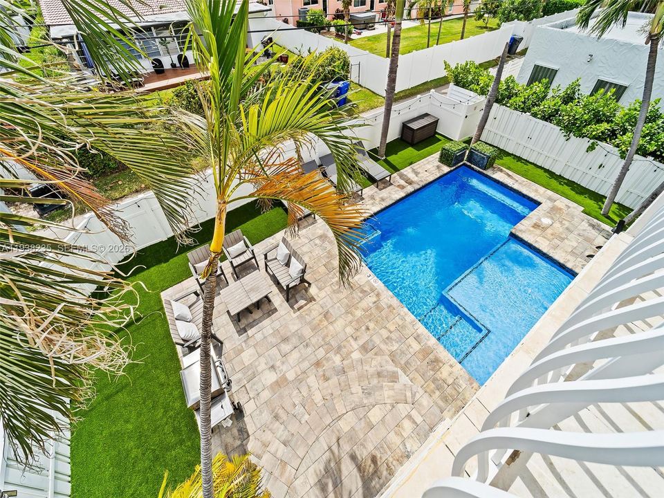 For Sale: $1,495,000 (4 beds, 4 baths, 3270 Square Feet)