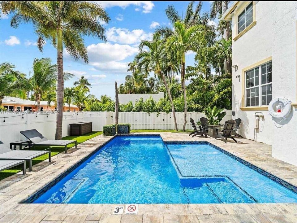 For Sale: $1,495,000 (4 beds, 4 baths, 3270 Square Feet)