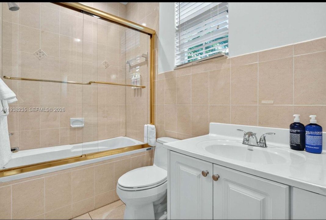 For Sale: $1,495,000 (4 beds, 4 baths, 3270 Square Feet)