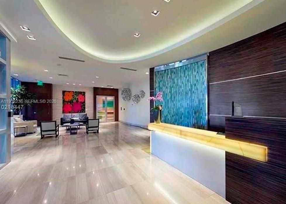 For Rent: $4,750 (2 beds, 2 baths, 1084 Square Feet)