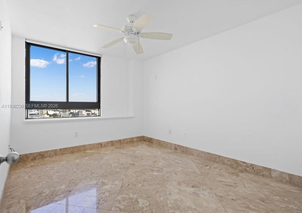 For Rent: $4,750 (2 beds, 2 baths, 1084 Square Feet)