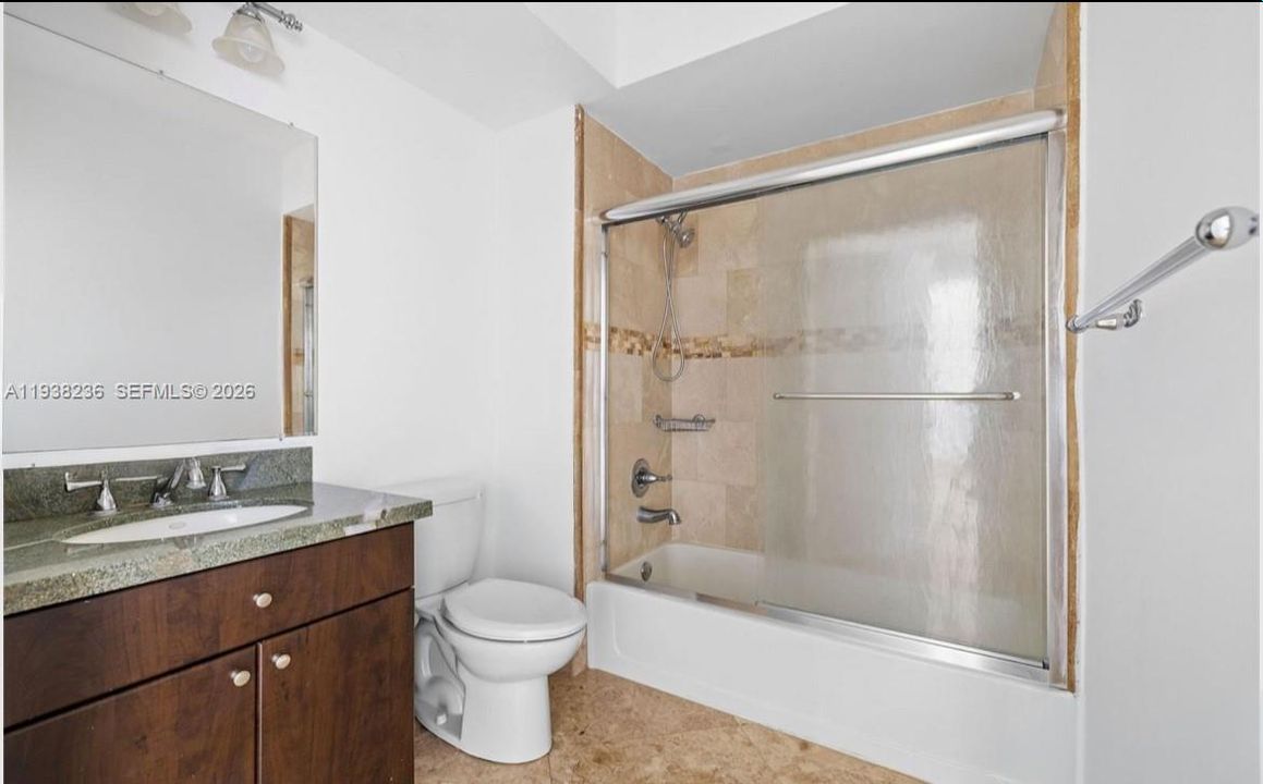 For Rent: $4,750 (2 beds, 2 baths, 1084 Square Feet)