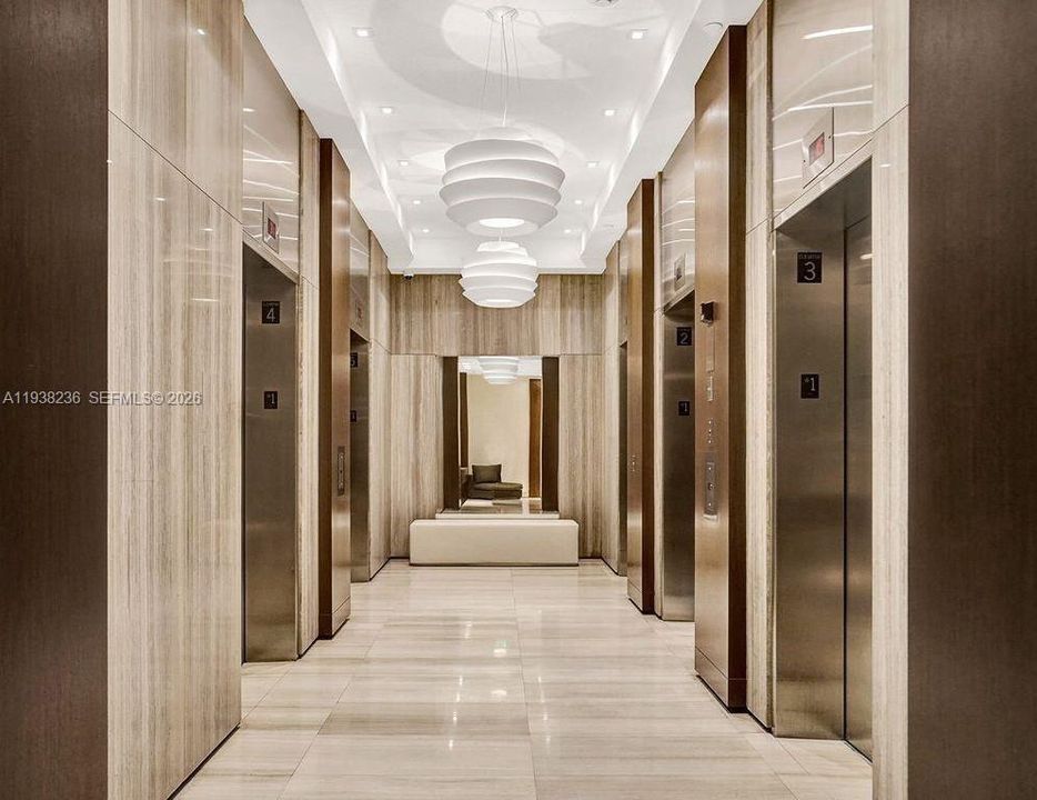 For Rent: $4,750 (2 beds, 2 baths, 1084 Square Feet)