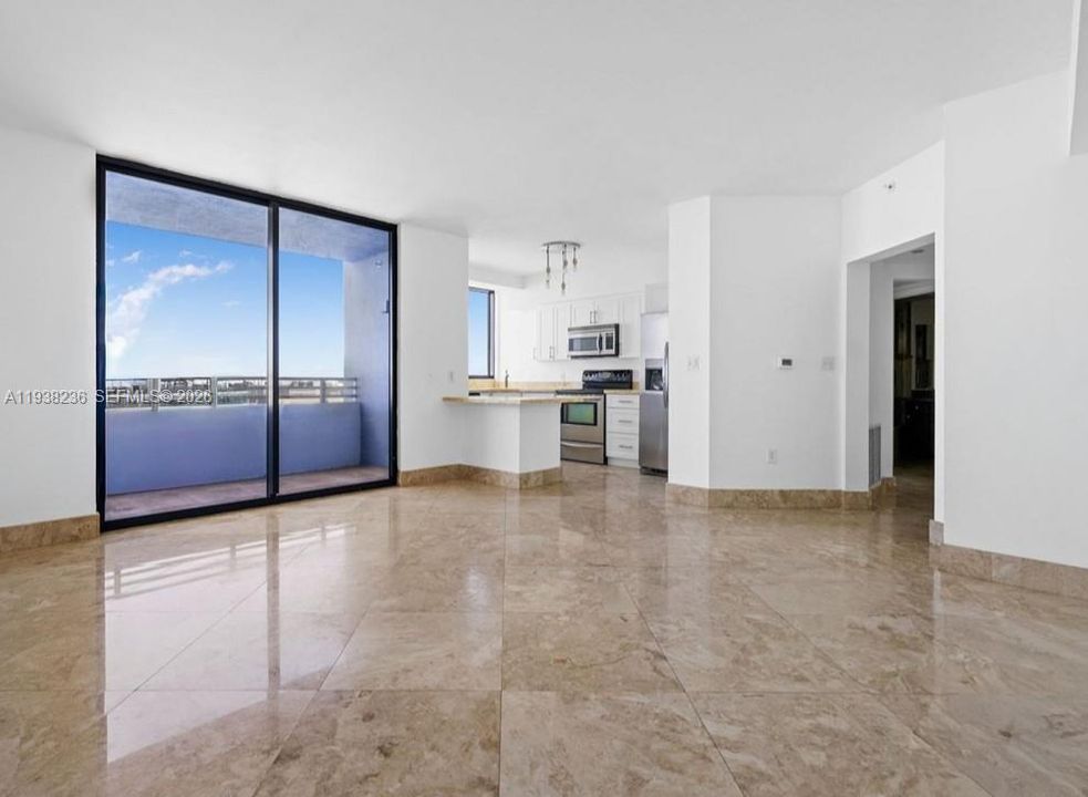 For Rent: $4,750 (2 beds, 2 baths, 1084 Square Feet)