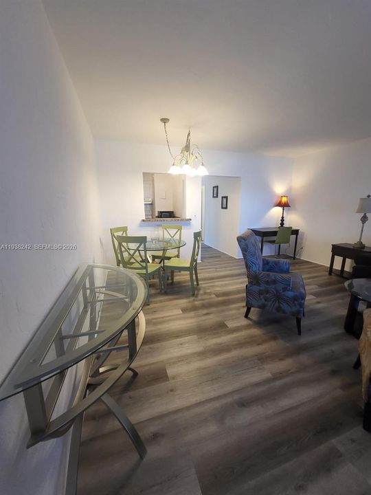 For Rent: $1,600 (1 beds, 1 baths, 494 Square Feet)