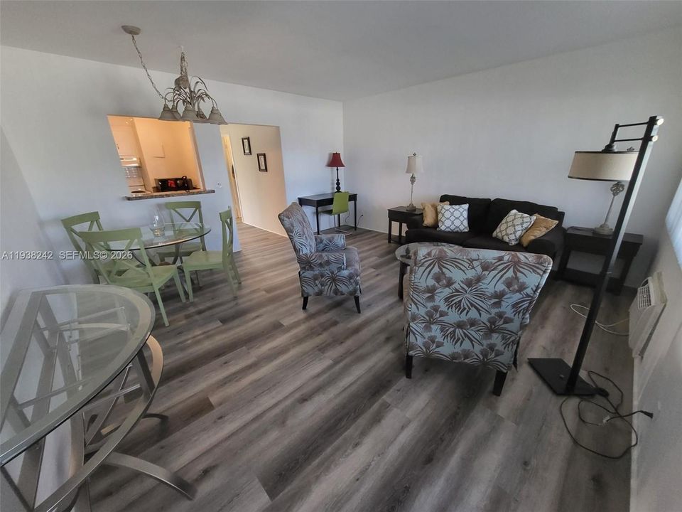 For Rent: $1,600 (1 beds, 1 baths, 494 Square Feet)