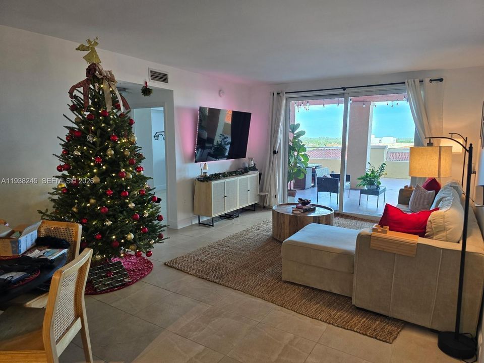 For Rent: $3,800 (2 beds, 2 baths, 1286 Square Feet)