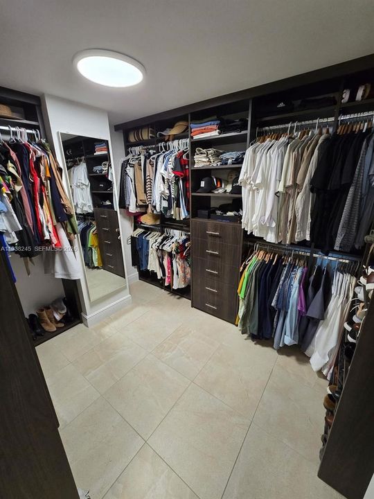 For Rent: $3,800 (2 beds, 2 baths, 1286 Square Feet)