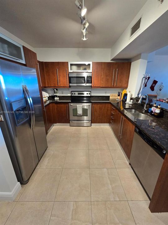 For Rent: $3,800 (2 beds, 2 baths, 1286 Square Feet)