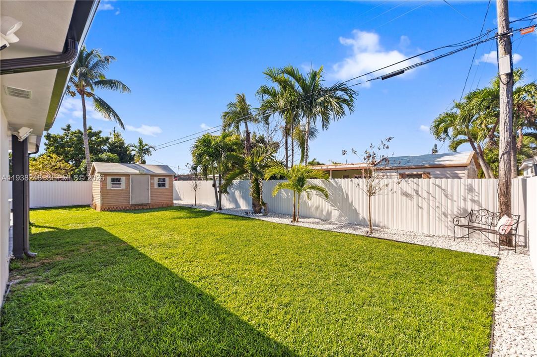 En Venta: $799,900 (3 camas, 2 baños, 2260 Pies cuadrados)