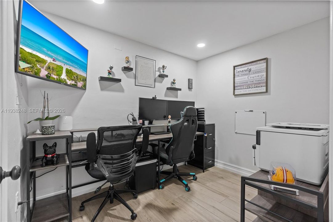 En Venta: $799,900 (3 camas, 2 baños, 2260 Pies cuadrados)