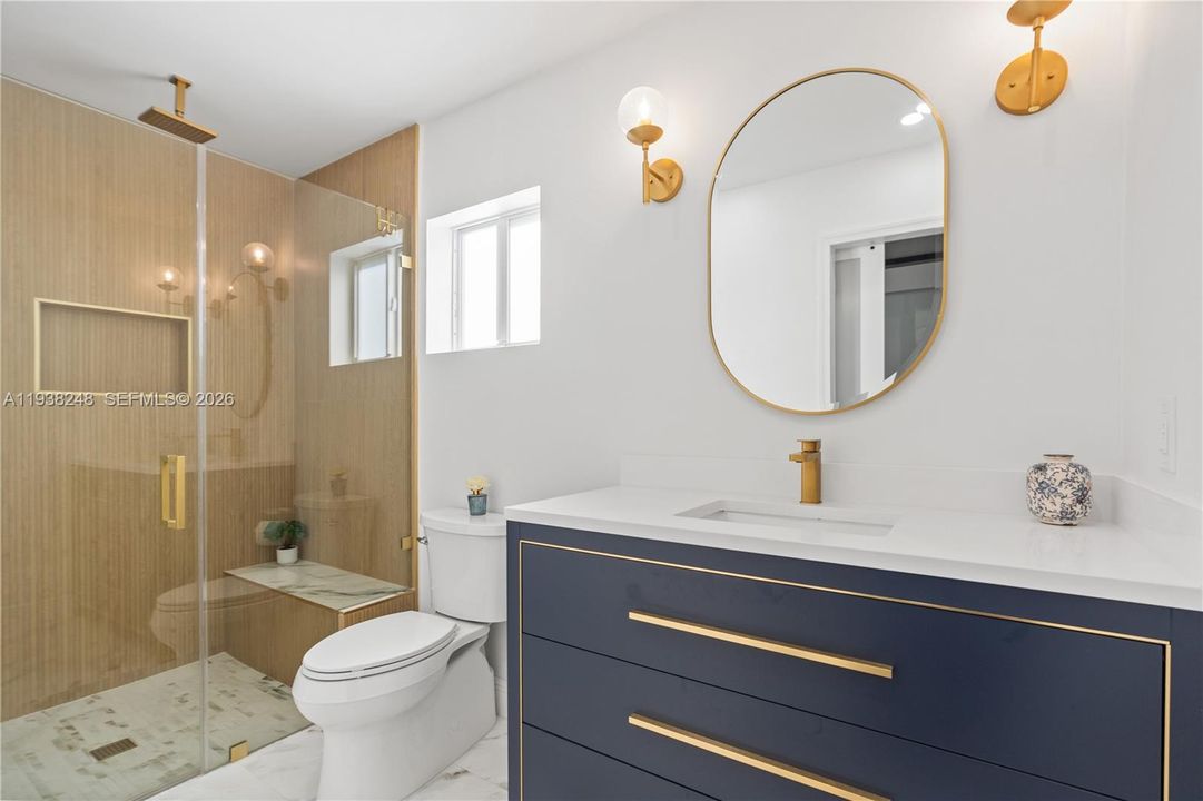 En Venta: $799,900 (3 camas, 2 baños, 2260 Pies cuadrados)