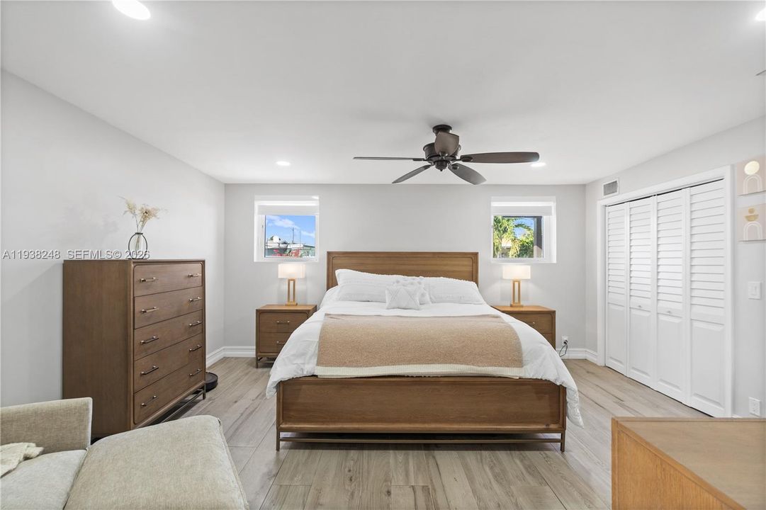 En Venta: $799,900 (3 camas, 2 baños, 2260 Pies cuadrados)