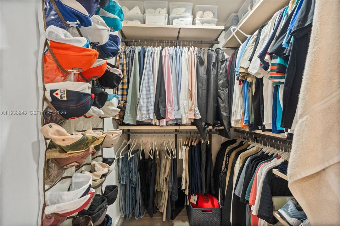 En Venta: $799,900 (3 camas, 2 baños, 2260 Pies cuadrados)