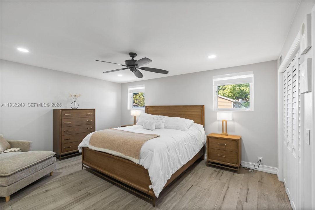 En Venta: $799,900 (3 camas, 2 baños, 2260 Pies cuadrados)