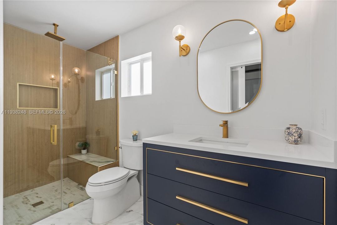 En Venta: $799,900 (3 camas, 2 baños, 2260 Pies cuadrados)