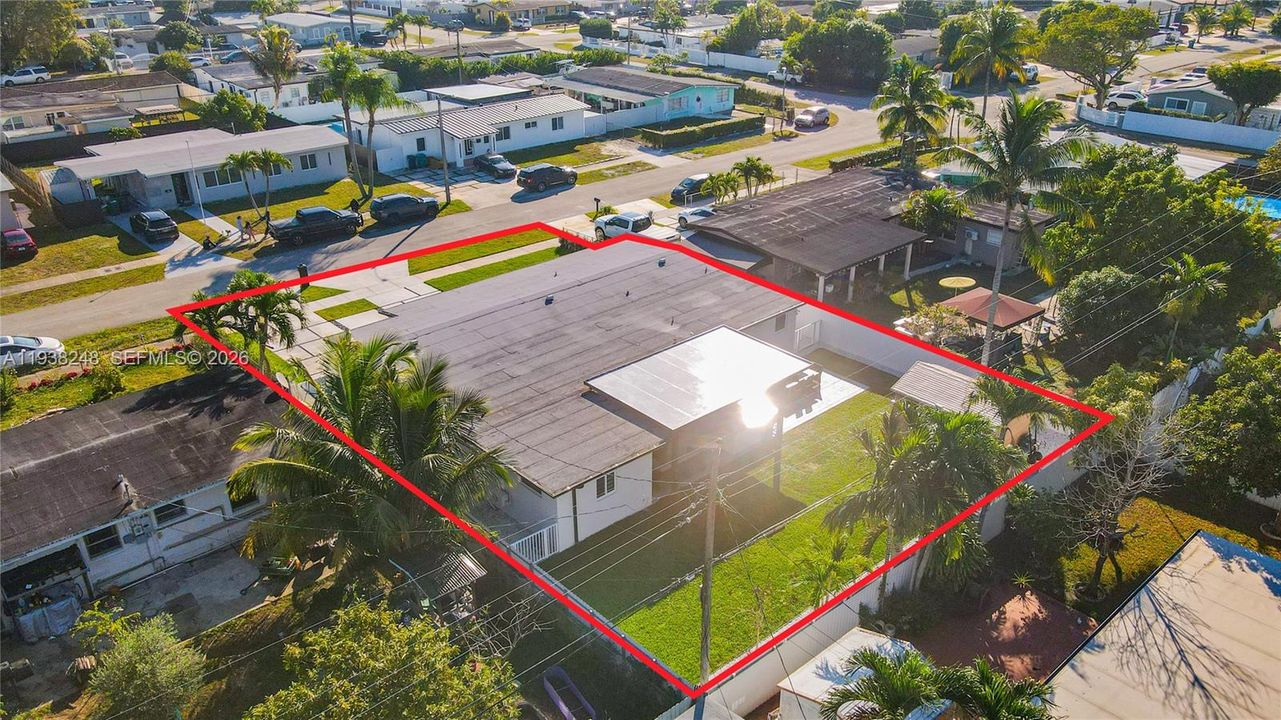 En Venta: $799,900 (3 camas, 2 baños, 2260 Pies cuadrados)