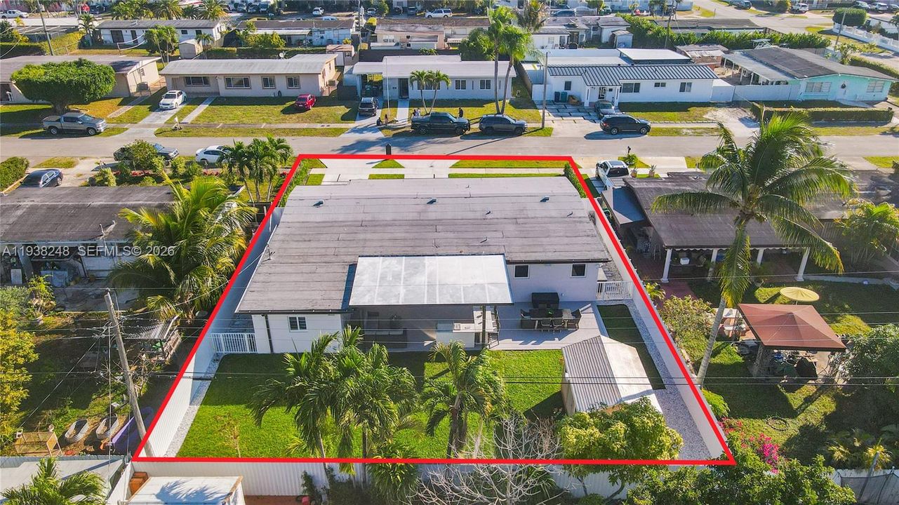 En Venta: $799,900 (3 camas, 2 baños, 2260 Pies cuadrados)