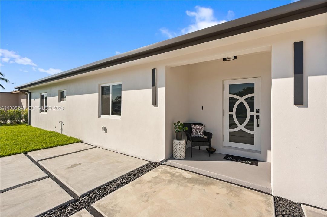 En Venta: $799,900 (3 camas, 2 baños, 2260 Pies cuadrados)