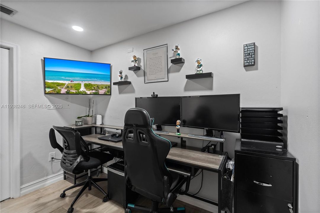 En Venta: $799,900 (3 camas, 2 baños, 2260 Pies cuadrados)