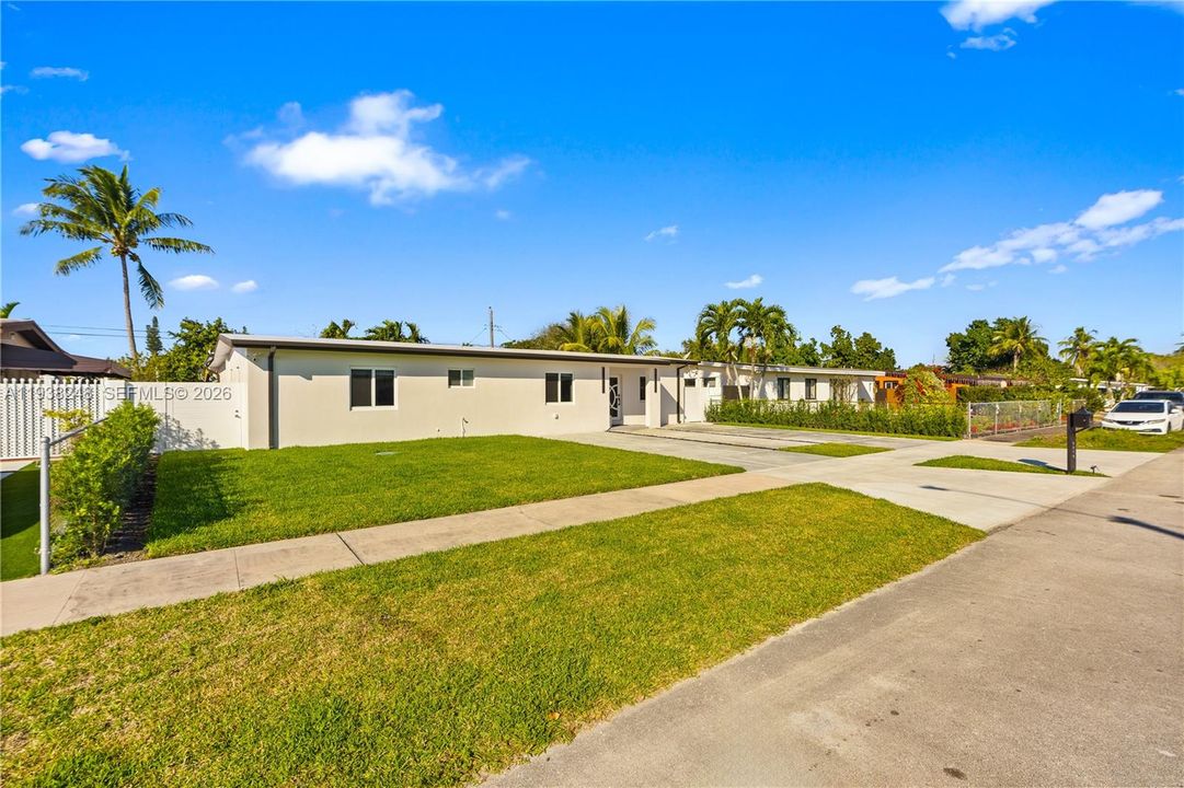 En Venta: $799,900 (3 camas, 2 baños, 2260 Pies cuadrados)