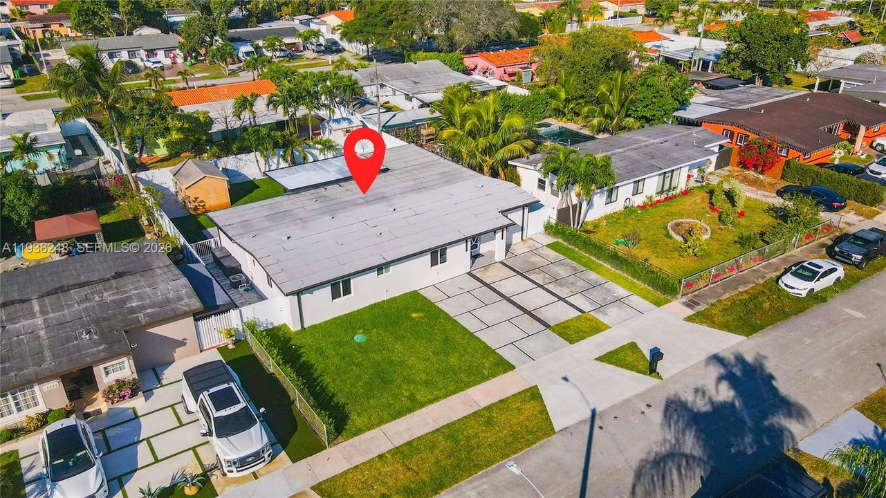 En Venta: $799,900 (3 camas, 2 baños, 2260 Pies cuadrados)