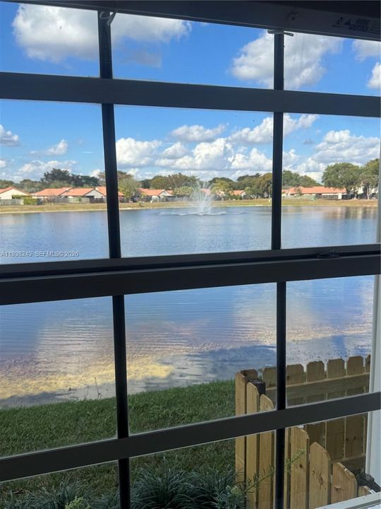 出租: $4,200 (3 贝兹, 2 浴室, 1730 平方英尺)