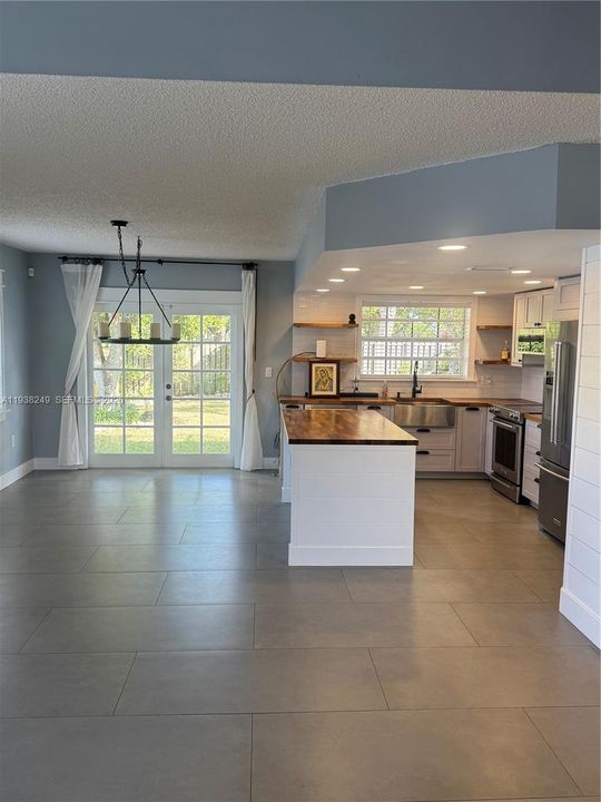 出租: $4,200 (3 贝兹, 2 浴室, 1730 平方英尺)