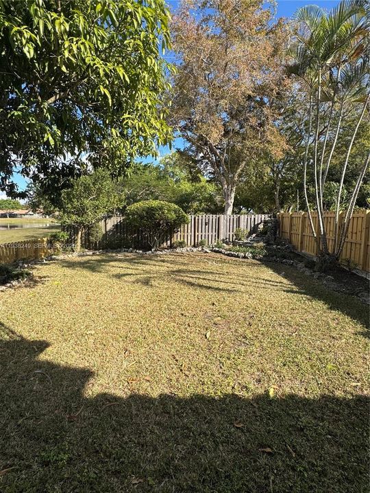 出租: $4,200 (3 贝兹, 2 浴室, 1730 平方英尺)