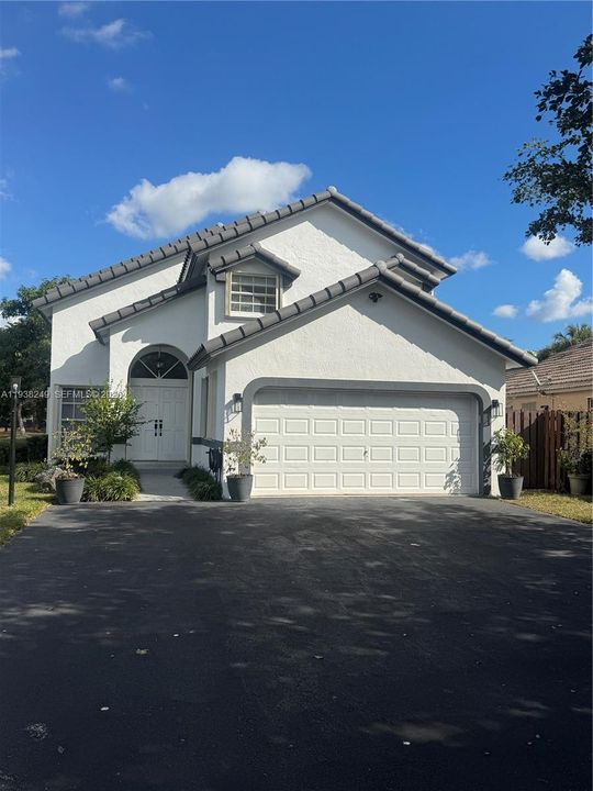 出租: $4,200 (3 贝兹, 2 浴室, 1730 平方英尺)