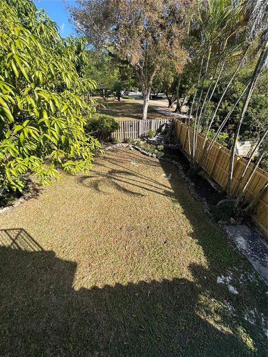 出租: $4,200 (3 贝兹, 2 浴室, 1730 平方英尺)