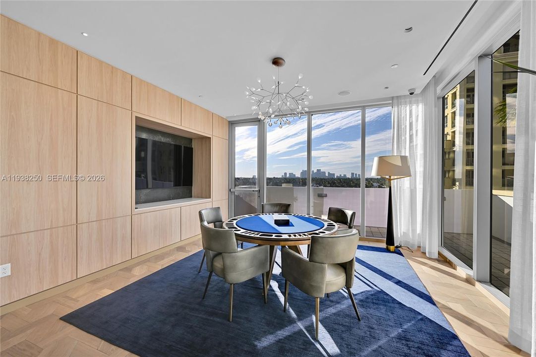 En Venta: $4,999,000 (4 camas, 4 baños, 3112 Pies cuadrados)