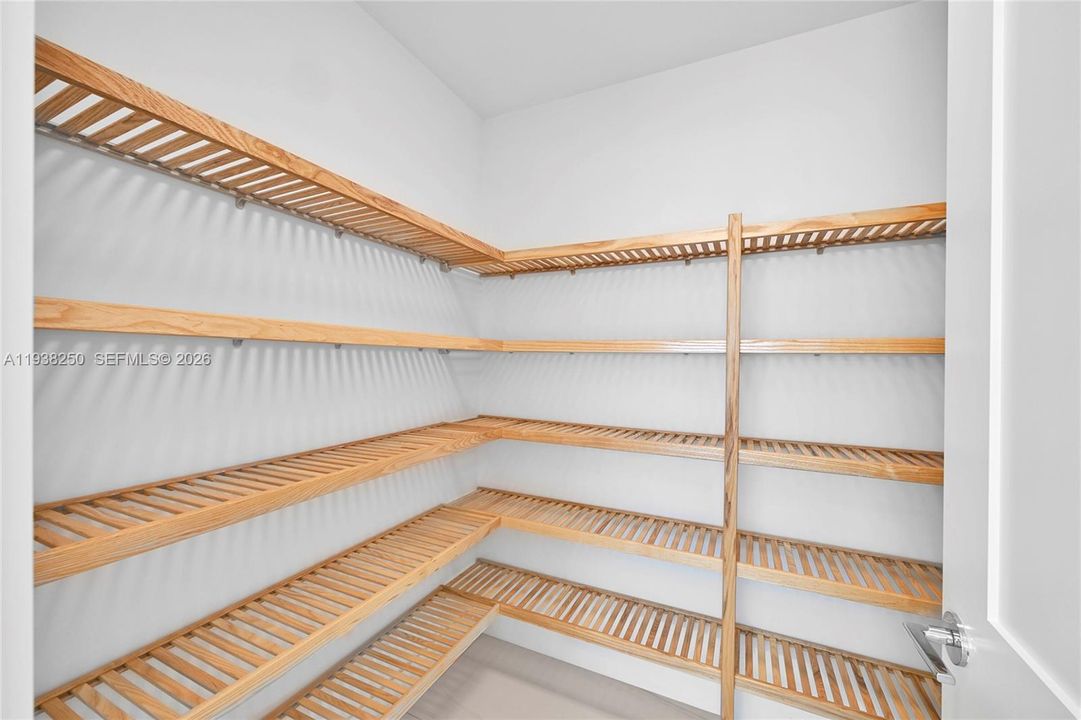 En Venta: $4,999,000 (4 camas, 4 baños, 3112 Pies cuadrados)