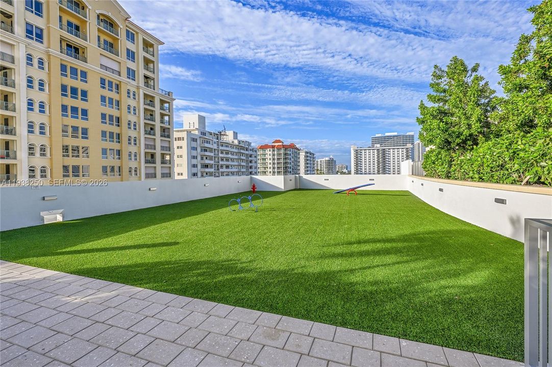 En Venta: $4,999,000 (4 camas, 4 baños, 3112 Pies cuadrados)