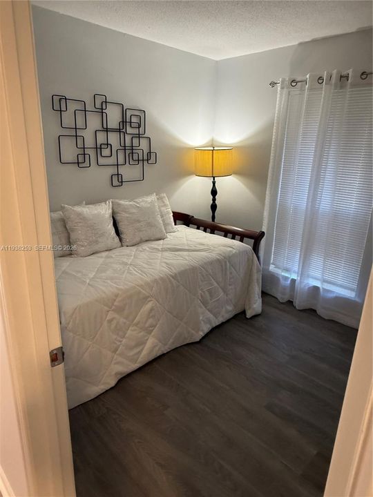 待售: $265,000 (2 贝兹, 2 浴室, 770 平方英尺)