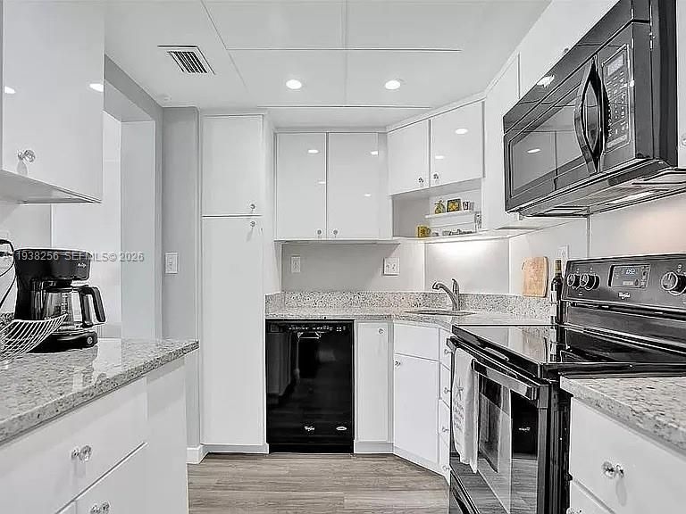 En Venta: $449,999 (1 camas, 1 baños, 870 Pies cuadrados)