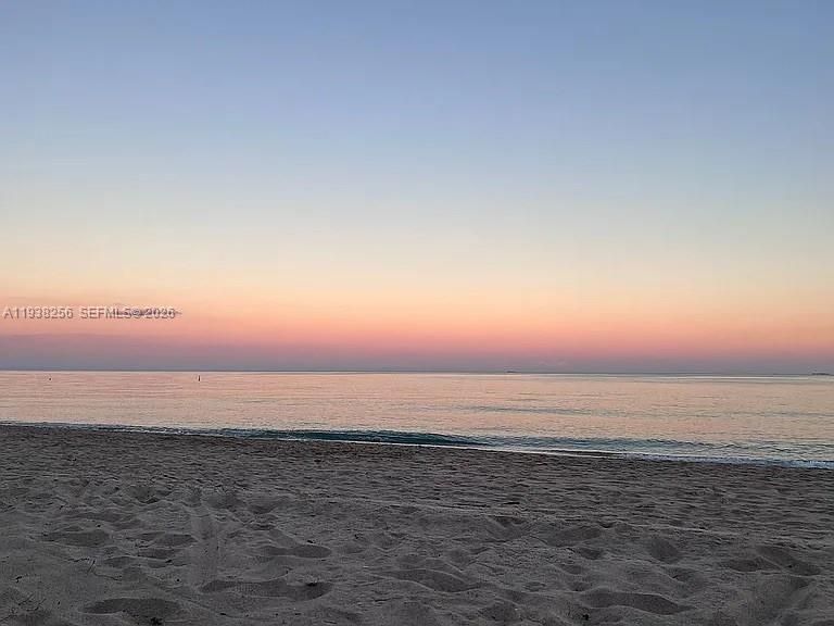 En Venta: $449,999 (1 camas, 1 baños, 870 Pies cuadrados)